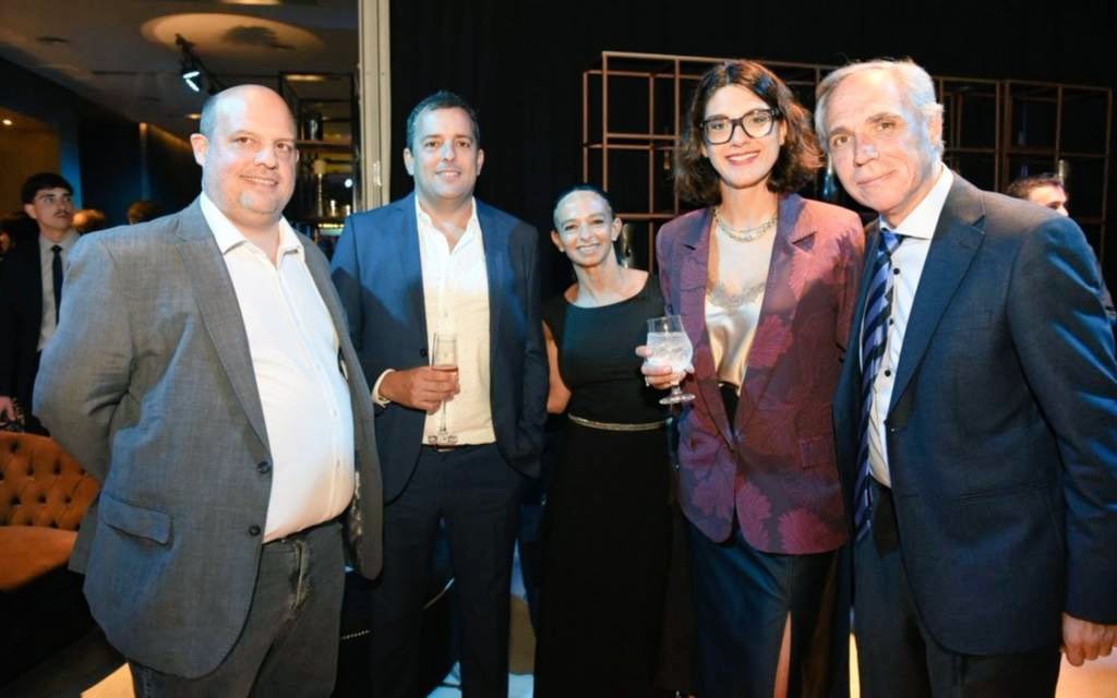 En el 143° aniversario de la Ciudad de La Plata, estuvimos presentes en la cena organizada por la Fundación Florencio Pérez.

<a href="/AU_BA_SA/">AUBASA - Autopistas de Buenos Aires</a> continúa avanzando en un desarrollo regional sostenido que impulse la integración y la conectividad en toda la Provincia.