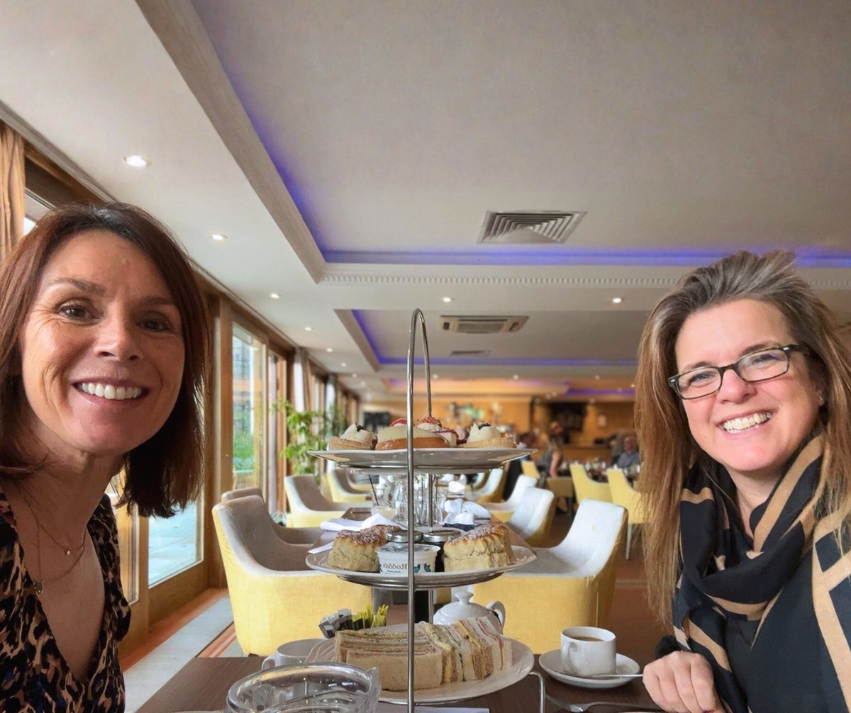 RADMagazine's tweet photo. Mechel caught up with Kate O'Reilly from Vertec over afternoon tea today 😋🍰🫖
Not a bad spot for a meeting, right!?
#RADMagazine #Vertec #radiology #medicalimaging https://t.co/SrK8nAQQw8