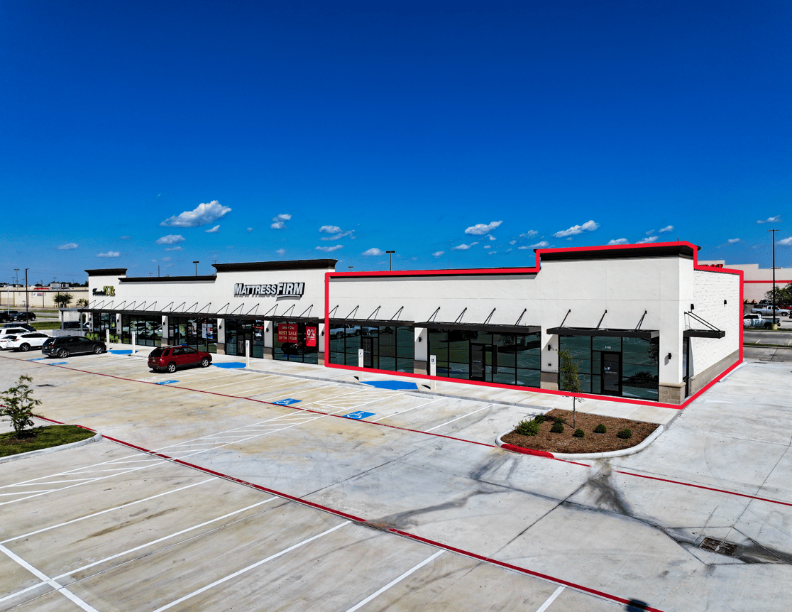 houston_cre's tweet image. ☕🚘👀4.9K SF (Divisible) End Cap Drive-Thru in Victoria! hubs.la/Q03TVhDK0
#Retail #EndCap #DriveThru @Colliers_HOU