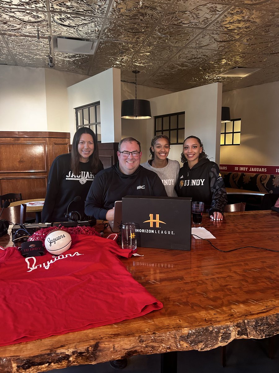 iscsportsnet's tweet image. It was a great day on the campus of @IUIndianapolis for the IU Indy Coaches Show! Thank you to our guests: Women’s Basketball Head Coach, Kate Bruce, and her two wonderful players Neveah Foster and Destini Craig! The Lady Jags head to the University of Evansville for a battle…
