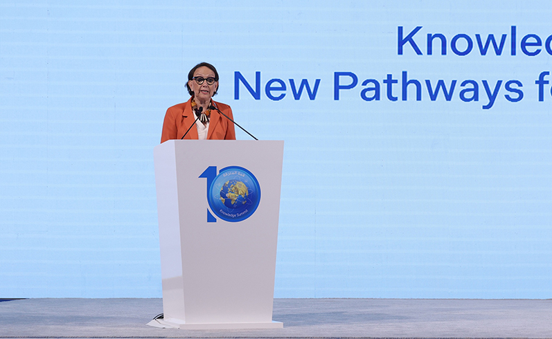 BusinessNews_Me's tweet image. Global Economy at a Critical Inflection Point, Says Rebeca Grynspan
#GlobalEconomy, #KnowledgeEconomy, #UNCTAD, #DigitalTrade, #AI

businessnewse.com/2025/11/19/glo…