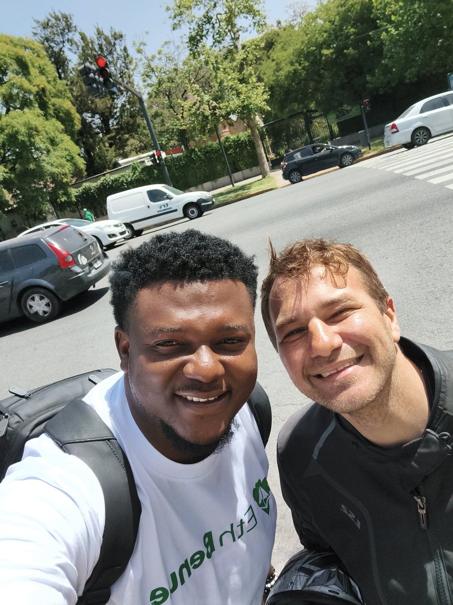 scarfacedoteth's tweet image. Today’s cab ride felt like a whole documentary episode.

I enter the car, greet the guy… next thing he turns and asks:
“You into Blockchain?” 

From cruise to curiosity, we started talking like old friends.
Bro knew crypto, ecosystems, narratives… everything.

I just sat there…