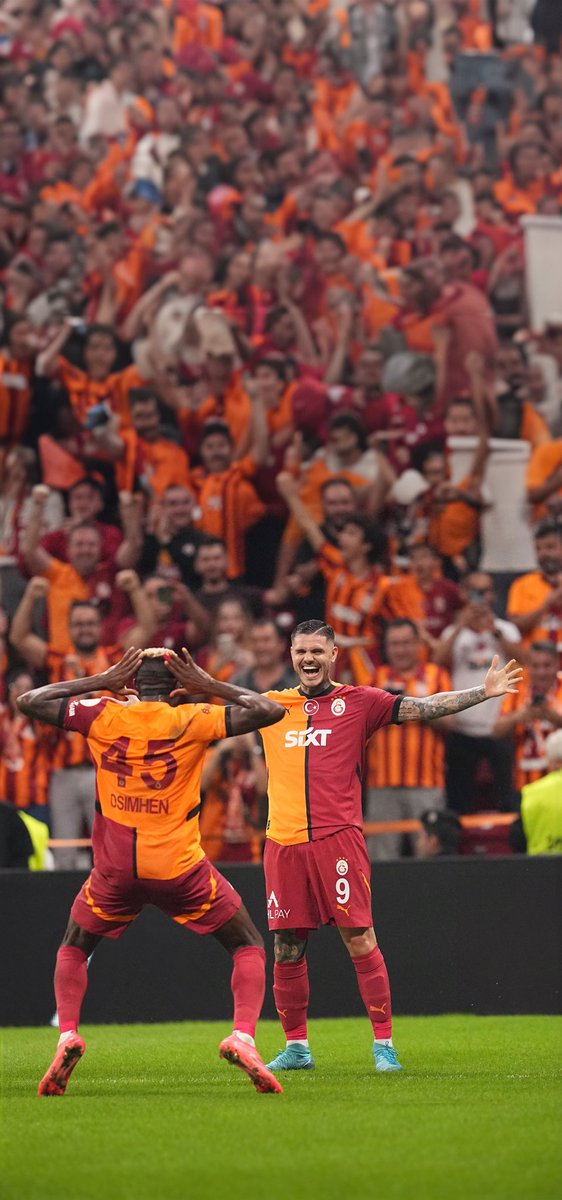 aliciftbudakk's tweet photo. Hocam Bana Sanat nedir Anlatabilir misin ?

Mauro icardi &amp;Victor Osimhen https://t.co/hJKJRwxHpe