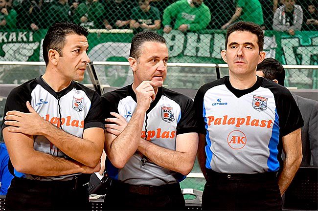 For7Fun's tweet image. Πού &apos;ναι τα χρόνια ωραία χρόνια
Που &apos;χες λουλούδια μες στην καρδιά
Πού &apos;ναι η αγάπη γλυκιά μου αγάπη
Να μας ζεστάνει στην παγωνιά
#OlympiacosBC
#paobc