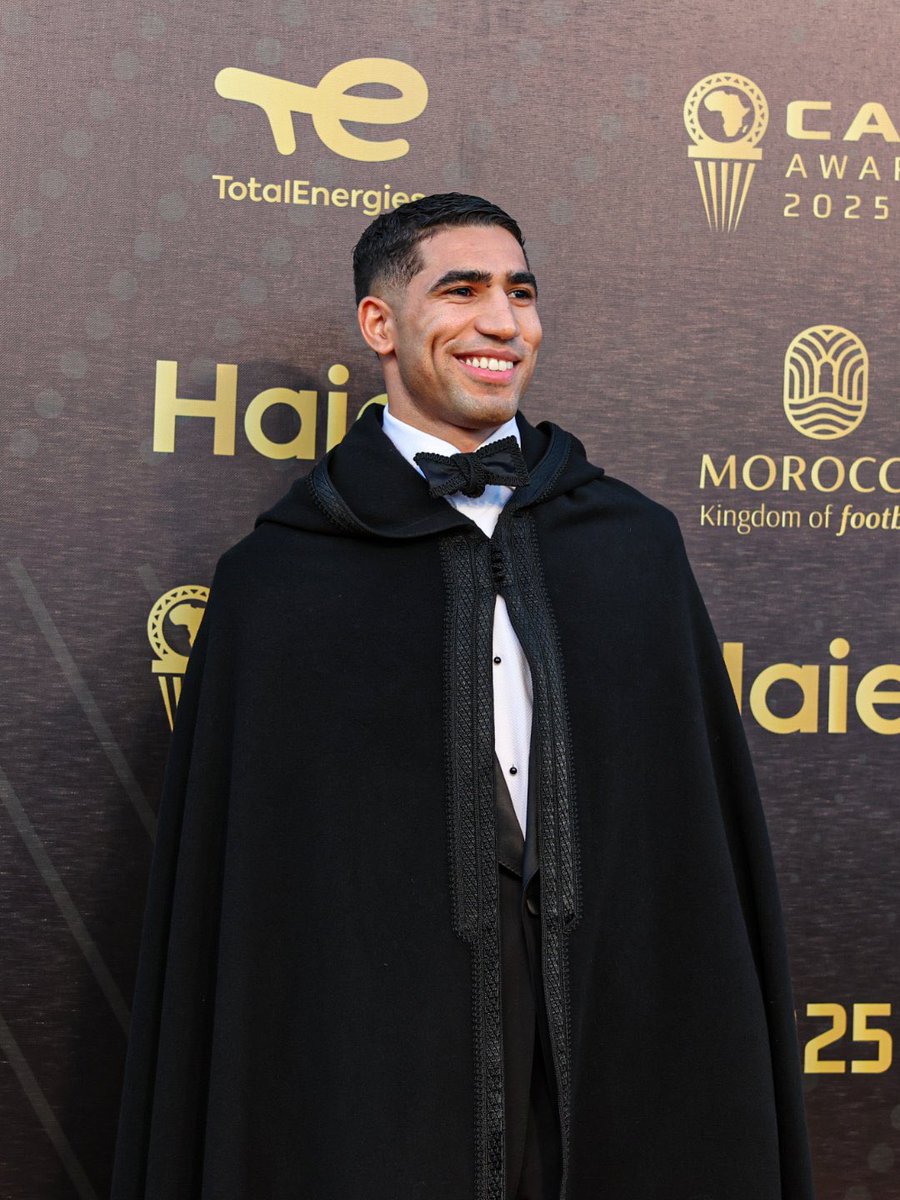 ActuMarocOff's tweet image. Achraf Hakimi 𝐑𝐄𝐌𝐏𝐎𝐑𝐓𝐄 pour la première fois de sa carrière le 𝐁𝐀𝐋𝐋𝐎𝐍 𝐃’𝐎𝐑 𝐀𝐅𝐑𝐈𝐂𝐀𝐈𝐍. 🌕🇲🇦

En une saison l’international marocain est terminé 6e au Ballon d’Or de France Football. 👏🇫🇷

𝐋𝐄 𝐌𝐄𝐈𝐋𝐋𝐄𝐔𝐑 𝐋𝐀𝐓𝐄́𝐑𝐀𝐋 𝐀𝐔 𝐌𝐎𝐍𝐃𝐄. 🤯