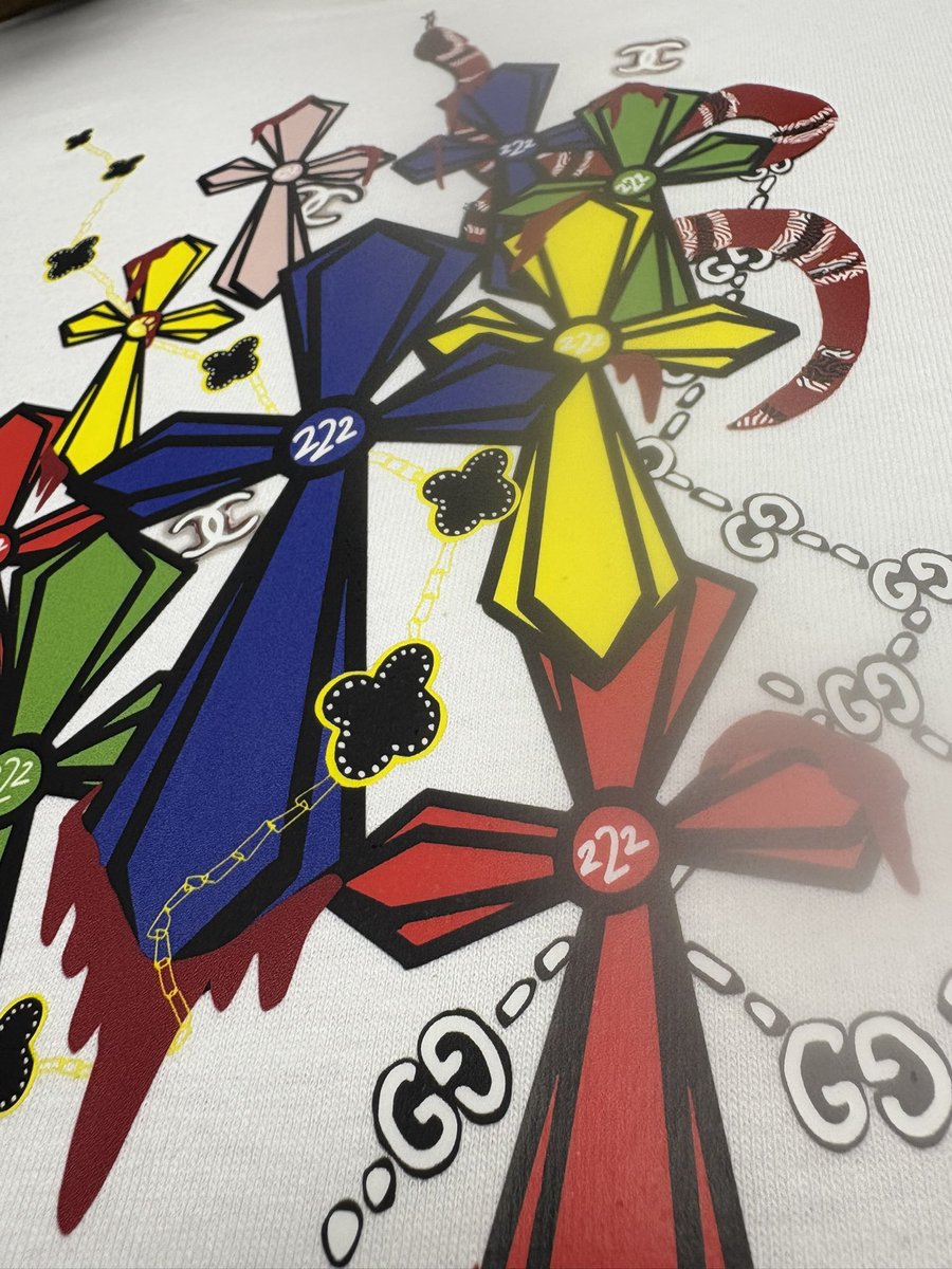 HunnitRoundO's tweet image. Soon 222 be another happy customer

@CadenDespair got himself right with the “CH2OME HEA2TS” long sleeve.