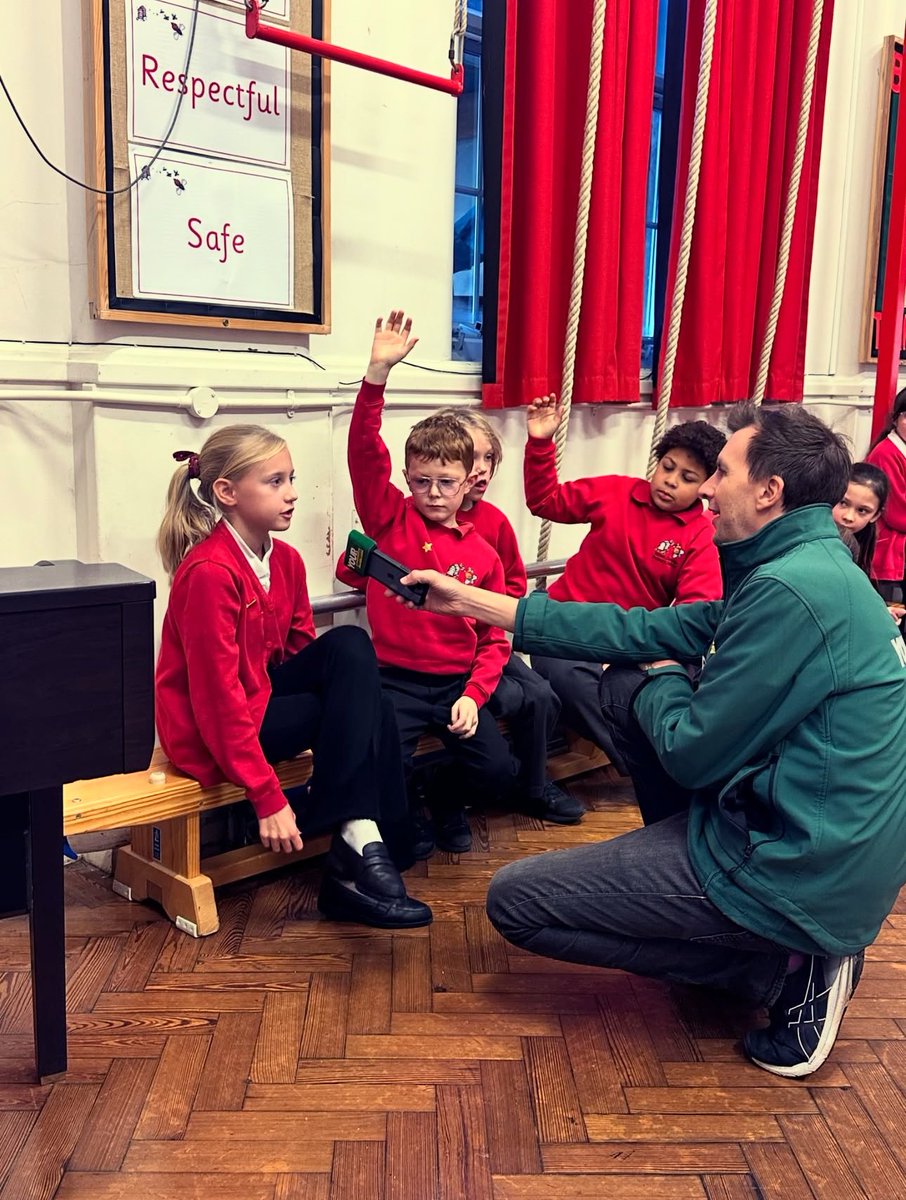 roadsafetytalks's tweet photo. Huge thanks to Pete Edgerton from @your_harrogate for joining us at Bilton Grange Primary School this afternoon as part of the work we are doing during @Brakecharity National Road Safety Week… https://t.co/iuyKfjROGi