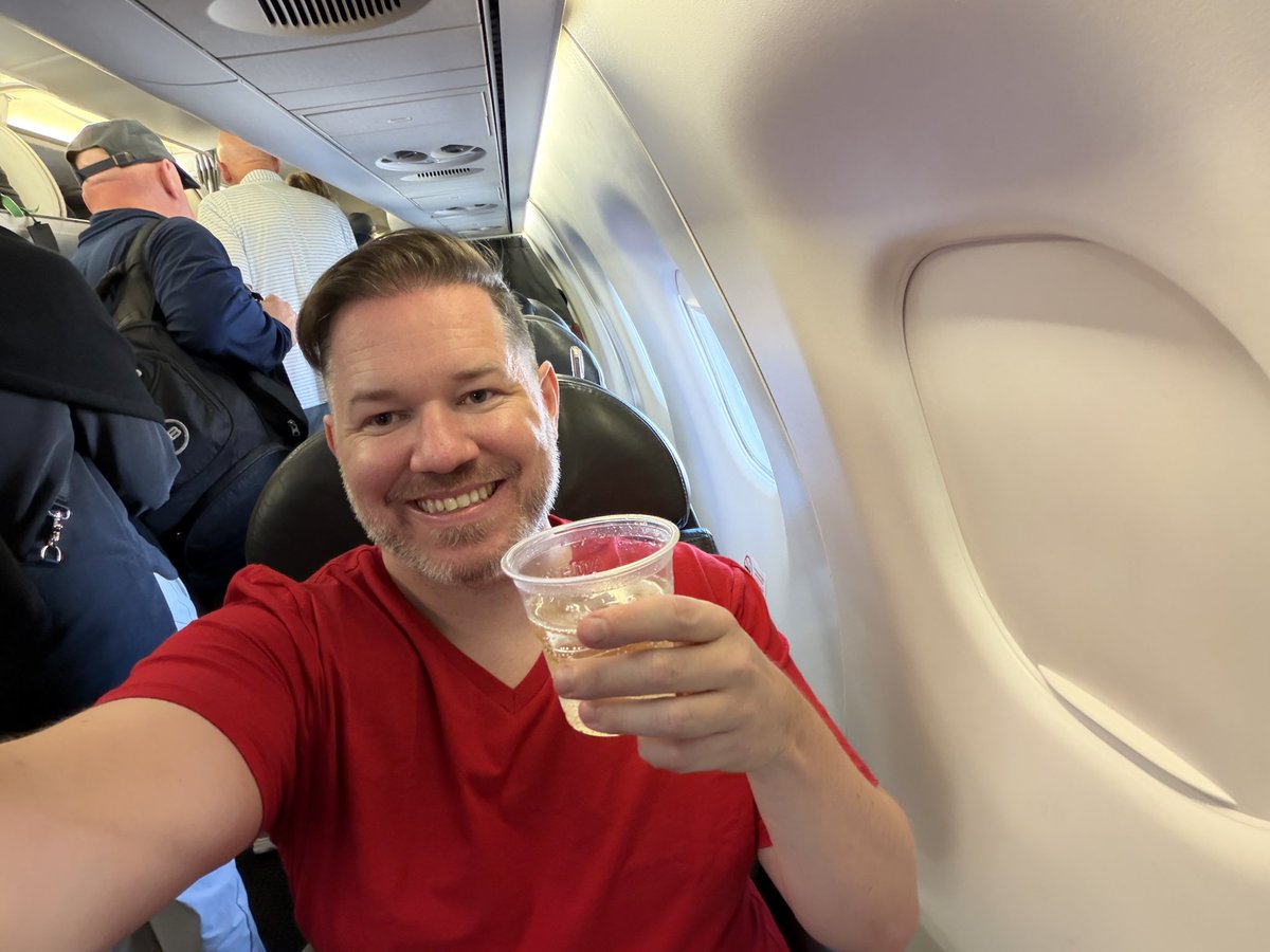 cargix1's tweet image. Time to go and see a man about a dog 🐶 Necker Island here we come! 🏝️🇻🇬

@VirginLimitedEd @ShopifyDevs @richardbranson @EmiliHorncastle