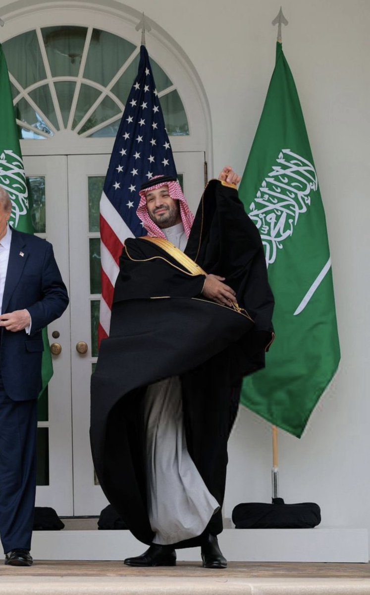 خيول ومقاتلات وموسيقى.. استقبال مهيب لولي العهد السعودي صاحب السمو الملكي الأمير / محمد ابن سلمان ابن عبدالعزيز في البيت الأبيض #محمد_بن_سلمان #ترامب #السعوديه #امريكا