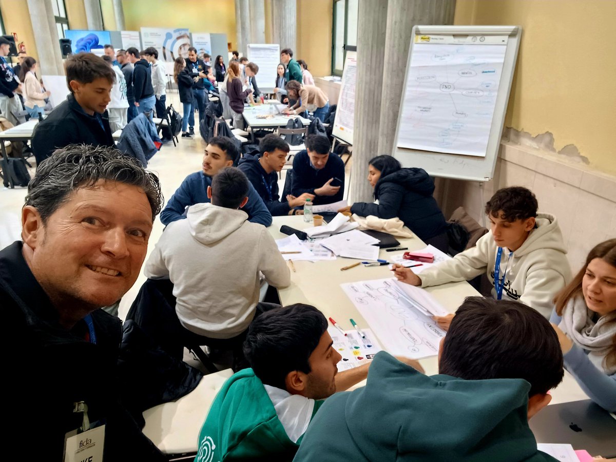 kriesgo's tweet image. Otra apasionante, intensa y creativa jornada de co-creación de soluciones innovadoras compartida con equipos de estudiantes universitarios en el HACKATHON @INCIBE Ciberseguridad en el Campus del Milán de la @uniovi_info con metodología participativa by @FIDACONSULTORES en acción