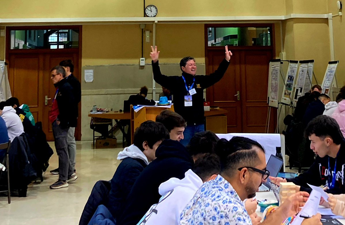 kriesgo's tweet image. Otra apasionante, intensa y creativa jornada de co-creación de soluciones innovadoras compartida con equipos de estudiantes universitarios en el HACKATHON @INCIBE Ciberseguridad en el Campus del Milán de la @uniovi_info con metodología participativa by @FIDACONSULTORES en acción