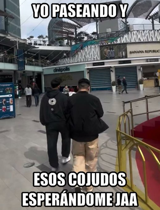 mexizeiners's tweet photo. STREAMER DE 32 AÑOS PREFIRIO IRSE DE JUERGA  Y KCHAR CON SUS CPPS RAMPAGE Y FLOCS QUE ENTRAR A LOS ULTIMOS SQUIDS ... POR CIERTO SU EVENTO DE AYER BAJITO ZZZZZZ  #ELZEEIN #SquidGame #KICKPERU #VIRAL #ZEIN @ElZeeeein https://t.co/NxxwAgHFR0