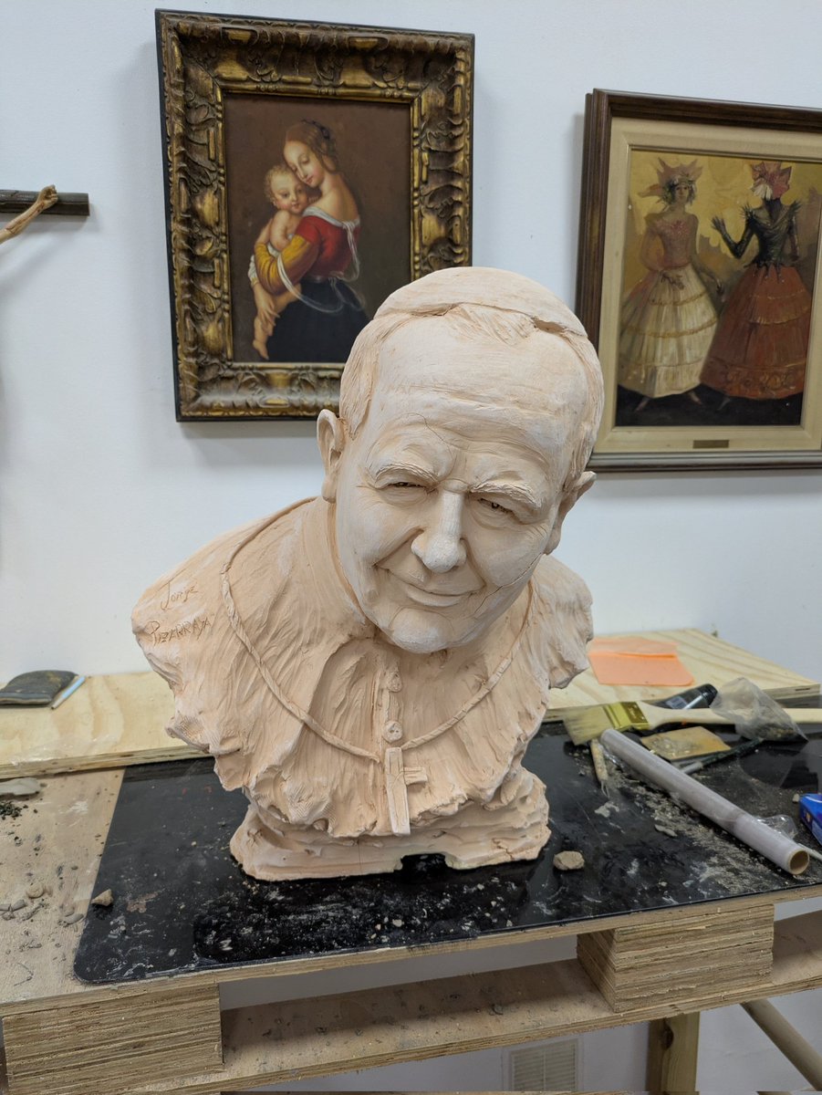 JorgePizarraya's tweet image. Día de sacar algunas piezas del horno,ahora toca estucar y policromar.🎨