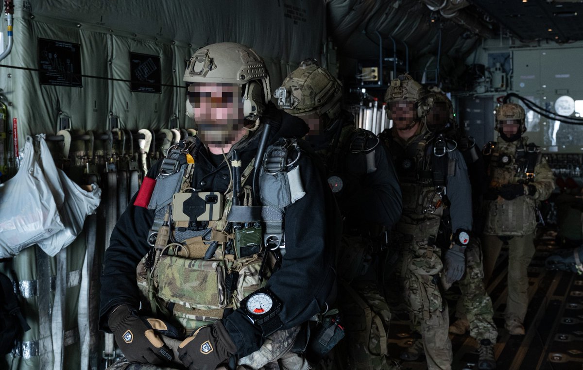 CombatControlFn's tweet image. Sweden (November 19, 2024): Combat Controllers and other Special Tactics Airmen from the 123rd Special Tactics Squadron, Kentucky Air National Guard executed demanding military free fall (MFF) operations during the U.S. European Command-approved Exercise Adamant Serpent 25.