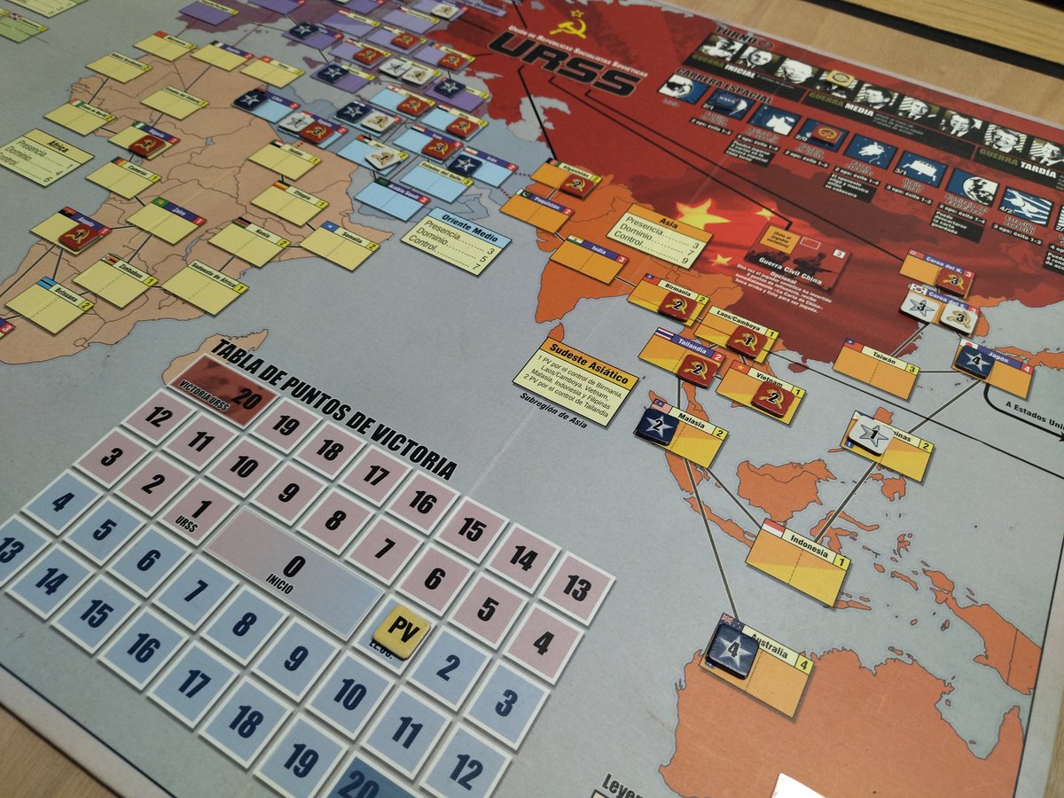Tarde de #TwilightStruggle en <a href="/enclavedejuego/">Asociación Enclave de Juego</a> .

Retomando este juego tras mucho tiempo, aunque distendida y divertida. 

#bgg #boardgames #juegosdemesa