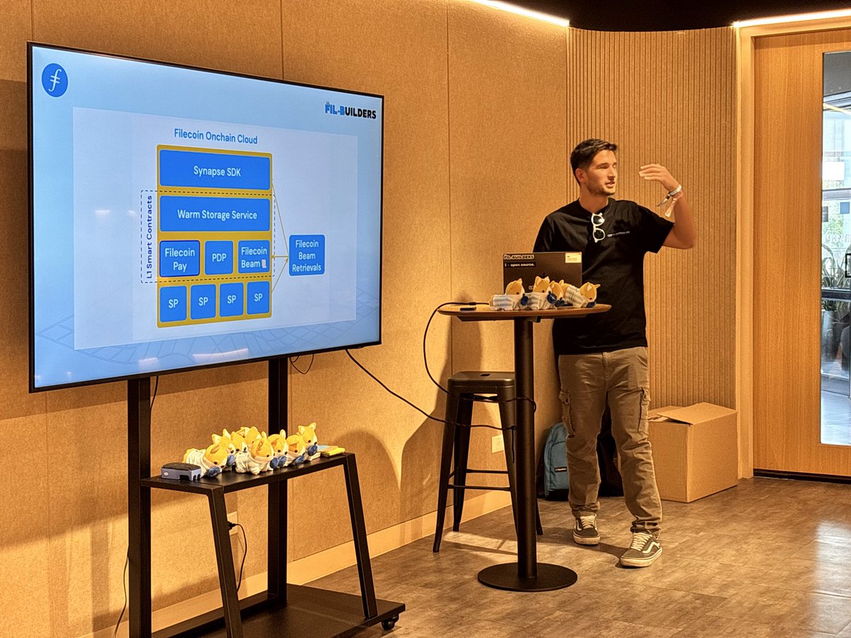 FILBuilders's tweet image. Did someone said MCP servers for @Filecoin Onchain Cloud? 

It&apos;s here! @LionisNick from FIL Builders team is on the stage explaining the architecture of FOC and revealing the MCP server for all the builders to quickly get started on Cursor n Claude and build with FOC.