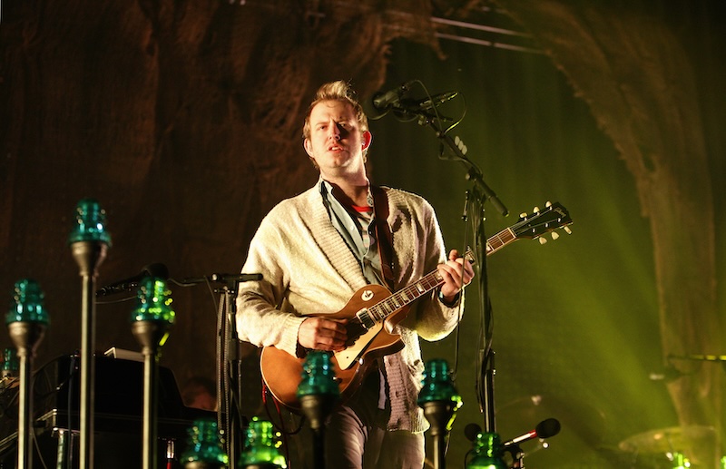 🎵 Bon Iver’s Future
🔹 🗣 Justin Vernon says he’d be “very surprised” to make another album
🔹 🎶 Latest release SABLE, fABLE may be his final full-length
🔹 💔 “For the first time since I was 12, I’m not writing songs”
🔹 🤝 Open to collaborations despite creative pause