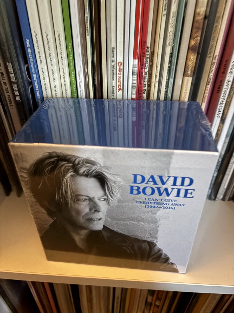 seanhannam's tweet image. Being a freelancer and writing about music isn’t the most lucrative or secure way of making a living, but it’s good fun, and it certainly has its perks 😎… #newmusic #perksofthejob #freelancelife #musicjournalism #boxsets #vinyl #CD #bowie #splitenz #thefaces #NickHeyward