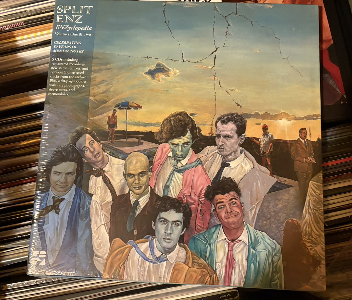 seanhannam's tweet image. Being a freelancer and writing about music isn’t the most lucrative or secure way of making a living, but it’s good fun, and it certainly has its perks 😎… #newmusic #perksofthejob #freelancelife #musicjournalism #boxsets #vinyl #CD #bowie #splitenz #thefaces #NickHeyward