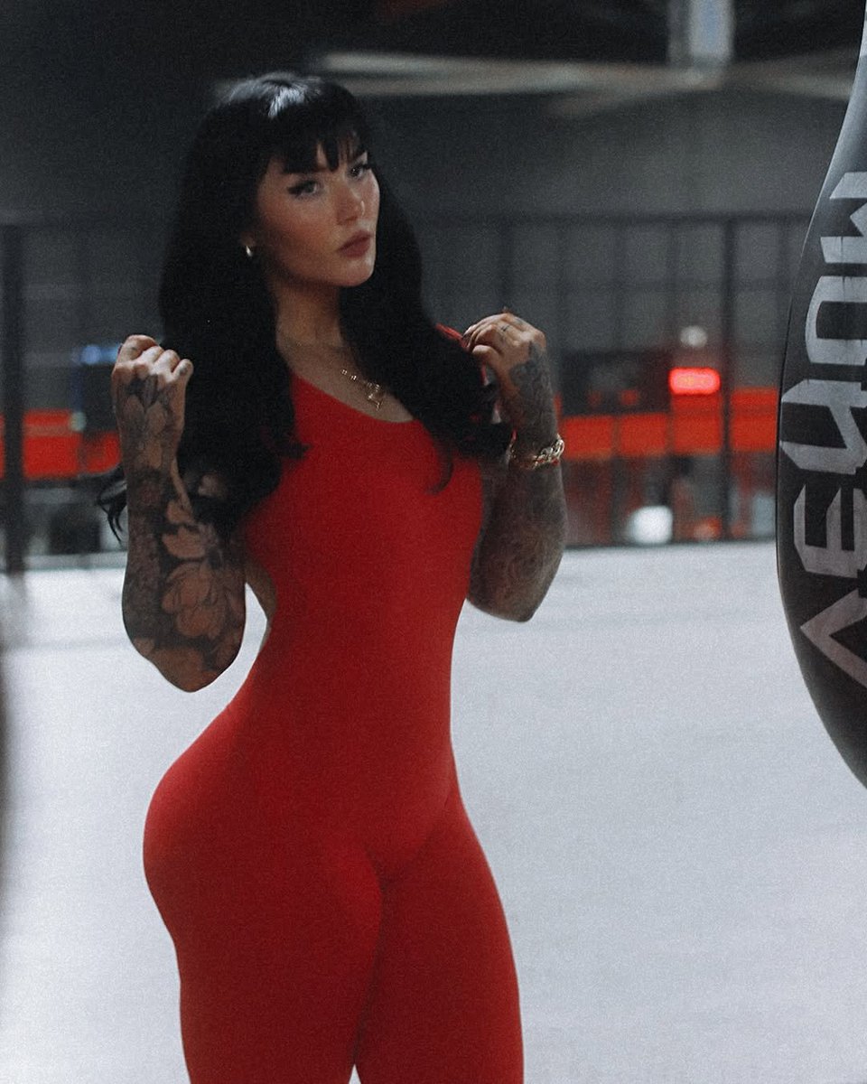 LowriMoss's tweet image. The Savant of Suplexes
The Firebrand of Forearms
The Connoisseur of Kicks
The Wonder of Work Rate
The Ace of Just Being Awesome
And the Standard Bearer of British Strong Style