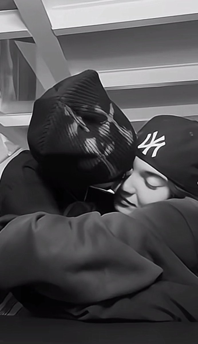 Monteith1D's tweet image. one day               or                   day one #senzagnocca