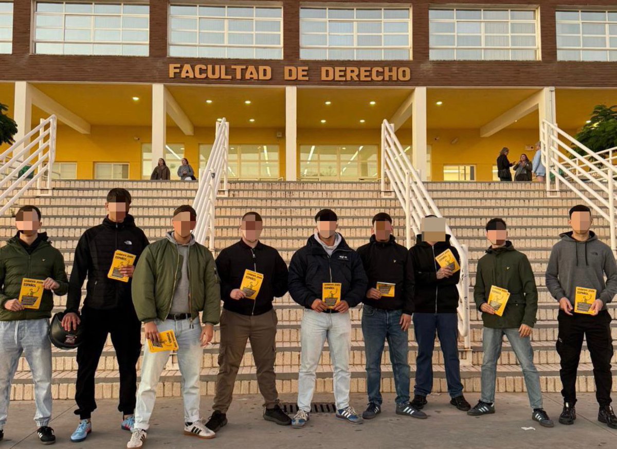 Disidentes_mlg's tweet photo. 📃Agitación en las aulas | Frente a la desinformación e ignorancia de la problemáticas que nos afectan a todos.

🗣️ Nuestra comunidad se ha movilizado con datos por las distintas facultades de la UMA, con un mensaje firme: crear conciencia sobre el devenir que nos espera a todos. https://t.co/nF0jaZT3lz
