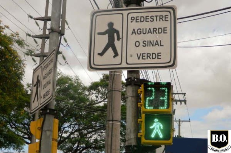 BoletimPolicial's tweet image. #Boletim de #Ocorrência: PEDESTRE, perca um minuto na vida mas não perca a vida em um minuto. Atravesse em segurança, aguarde o sinal.