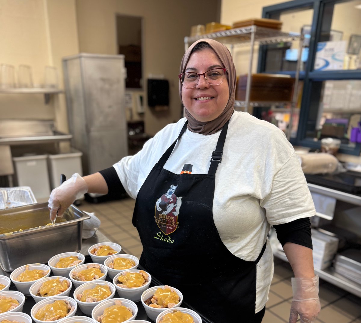 ❤️🙏Thankful 🙏❤️for all our School Nutrition staff who worked so hard to serve a delicious Thanksgiving meal to all our students! 😋🍽️🍗🍠🥗🍎
#loveservingtheu #thanksgivingmeal #teamucps #schoollunchrocks 
<a href="/AGHoulihan/">Andrew G. Houlihan</a> <a href="/coolonmoore/">Colon Moore</a> <a href="/UCPSNC/">Union County Public Schools</a>