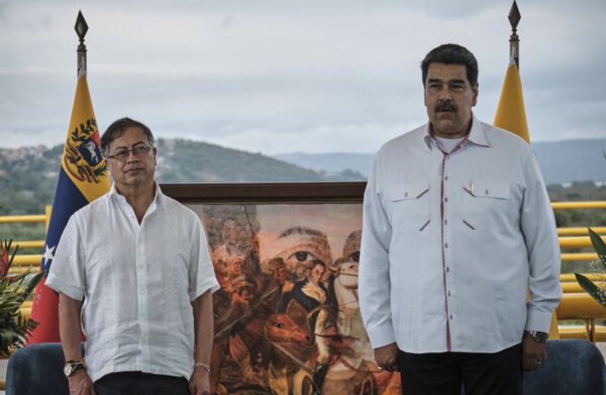 AlertaNews24's tweet image. 🇨🇴🇻🇪 | AHORA: Colombia respalda el plan de Maduro para dejar el poder y evitar la cárcel, reporta Bloomberg.