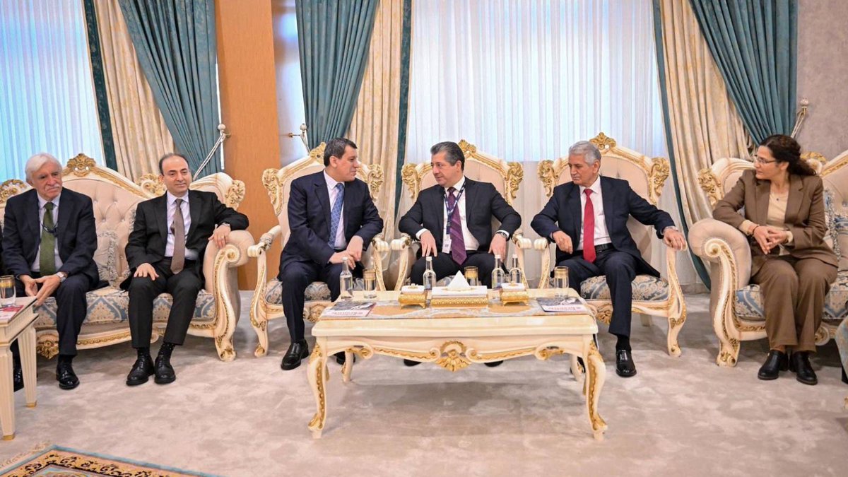 Duhok'a giden DEM Partili Çandar: Mazlum Abdi ve İlham Ahmed’i Türkiye’de görmek şaşırtıcı olmayabilir, davet bekliyorlar

t24.com.tr/haber/duhok-a-…