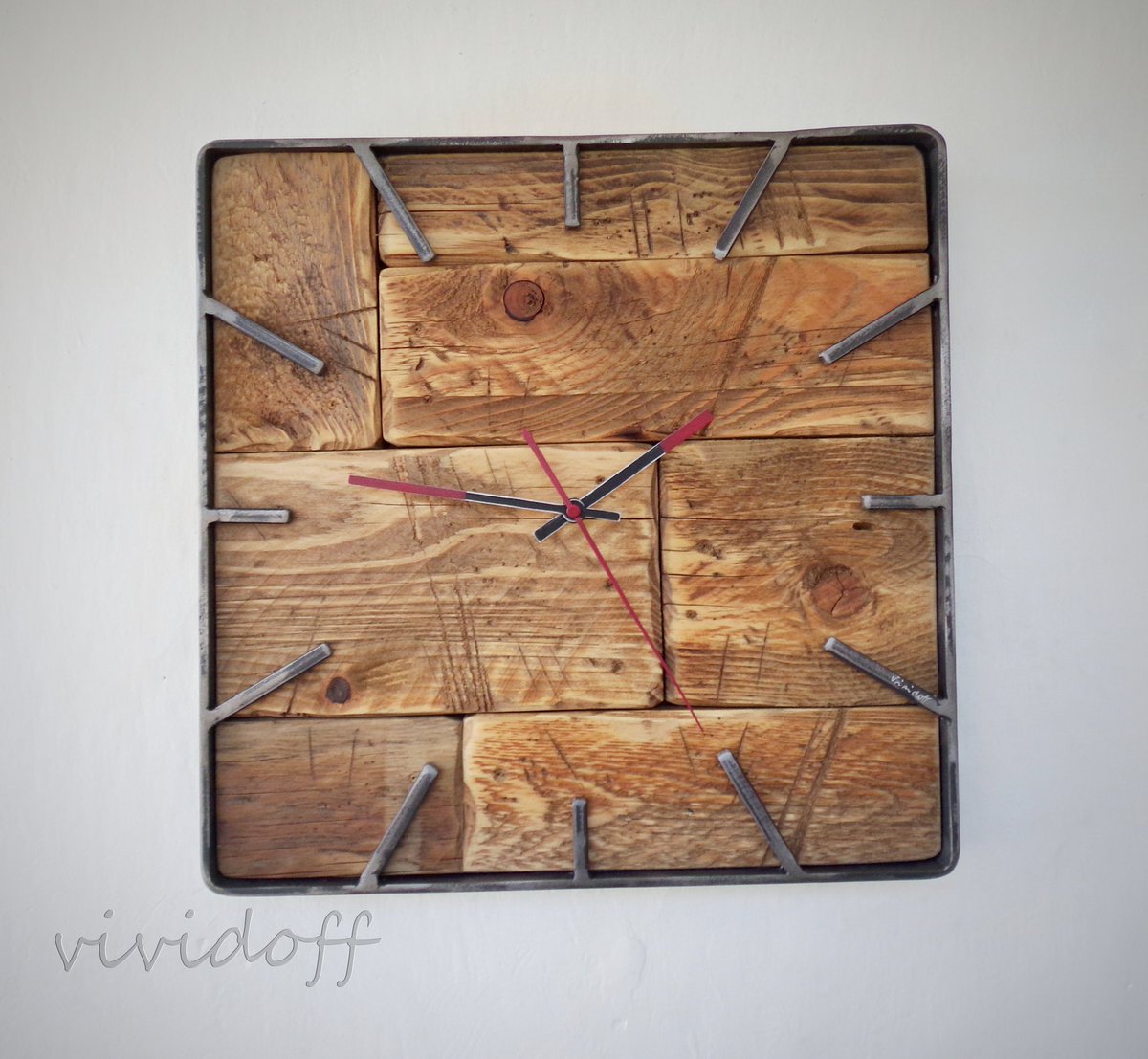 vividoff's tweet photo. Palette wood, raw metal, 40x4cm https://t.co/Q0fP6qINfG