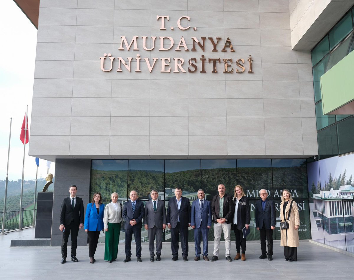 Okulumuz ile Mudanya Üniversitesi Arasında İş Birliği Protokolü imzalandı.
İmza töreni, Mudanya Üniversitesi'nde İlçe Milli Eğitim Müdürümüz Suat Topal, Mudanya Üniversitesi Rektörü Prof. Dr. Emin Karip ve Okul Müdürümüz Bayram Yılmaz'ın katılımıyla gerçekleştirildi. <a href="/MudanyaMem/">Mudanya İlçe Milli Eğitim Müdürlüğü</a>