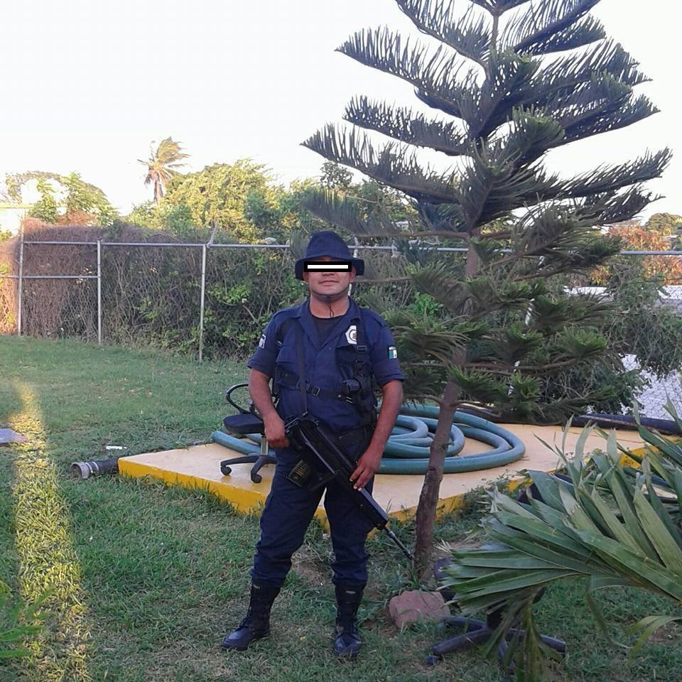 OaxacaPolitico's tweet image. 🔴#ÚltimaHora | Elemento activo de la #PABIC presunto autor material del asesinato y desaparición de la niña Noelia en #Juchitán

El elemento de seguridad fue capturado junto a otros dos presuntos implicados en el crimen de la menor en esa región de #Oaxaca.