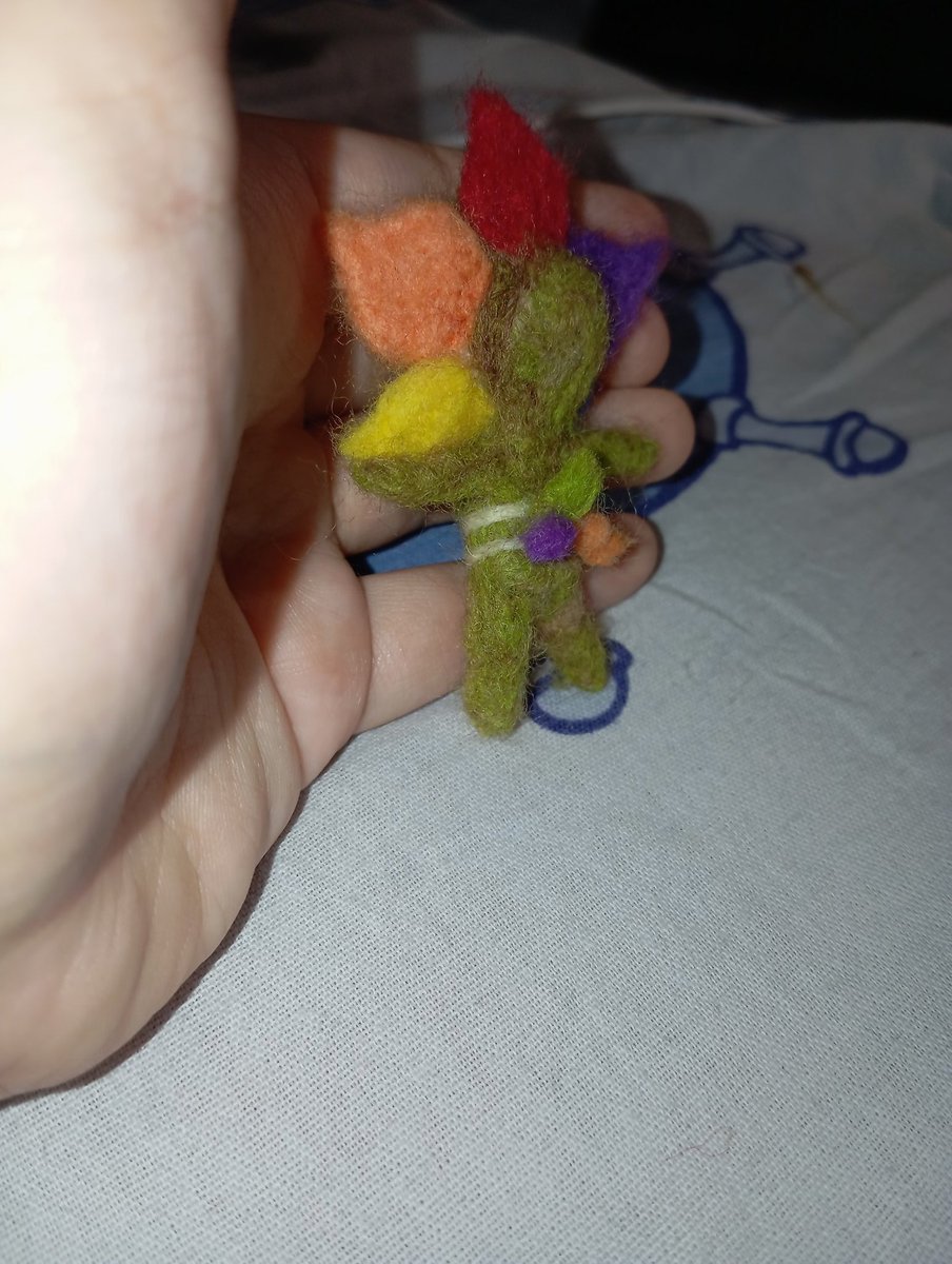 bootlessbug's tweet image. My first needle felt ever🌼
I think he has no brain I&apos;m sorry
#dandysworld