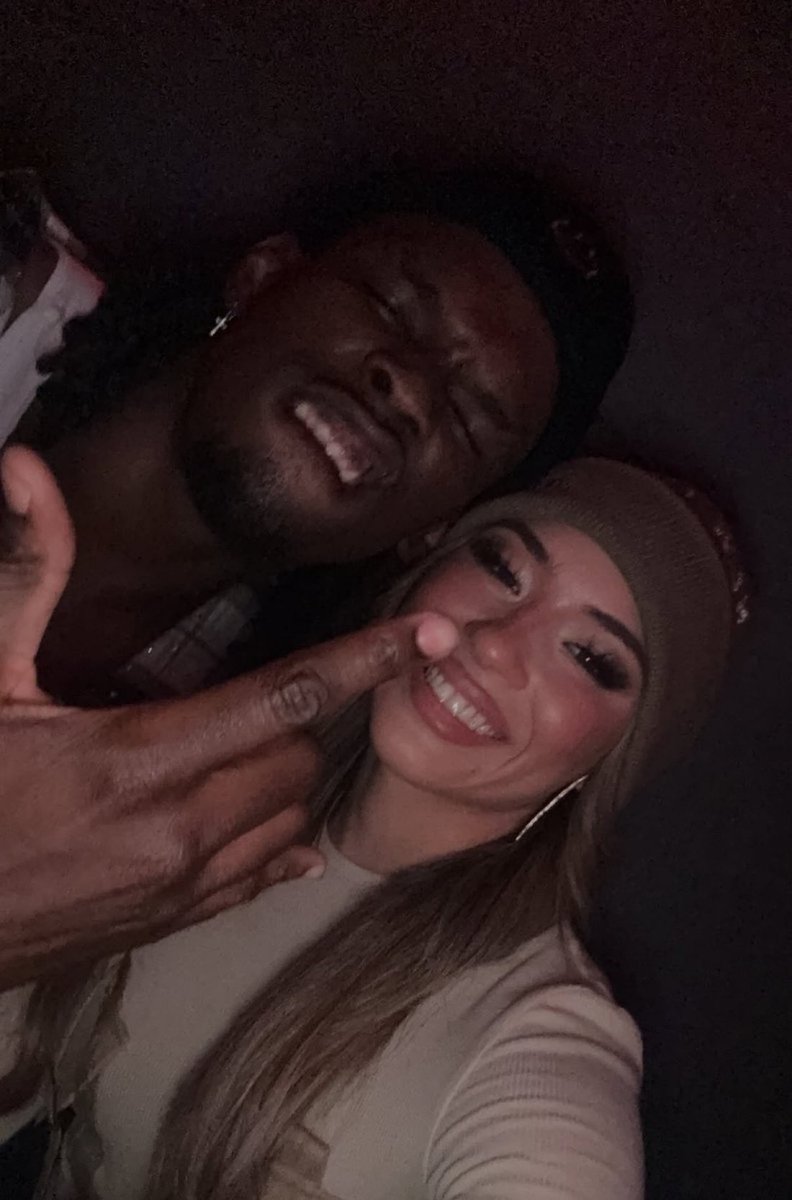 HotInViceCity's tweet image. Young OG status. 👅