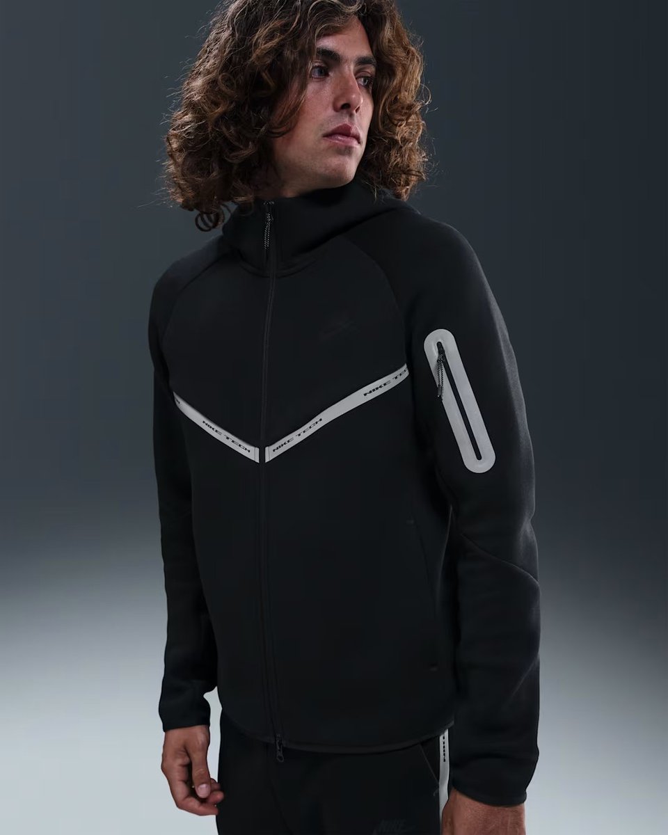 deal_vista's tweet image. 🔥 Shine bright: Nike Tech Windrunner, sleek warmth, reflective street-ready style!
💲 Price: $145
💸 Savings: Extra 25% Off w/ code ACCESS
#NikeTech 

sovrn.co/1bc0awv