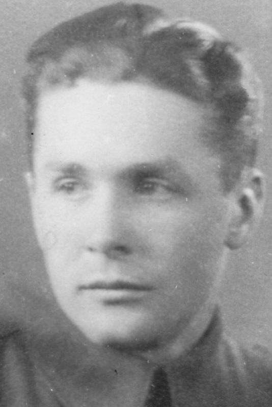 19 November 1943 | In the evening, in view of the danger of his escape plans being discovered, a Polish prisoner Jerzy Tabeau (in the picture) made an attempt to escape the Auschwitz II-Birkenau camp together with Roman Cieliczko. 

Equipped with what they managed to gather in