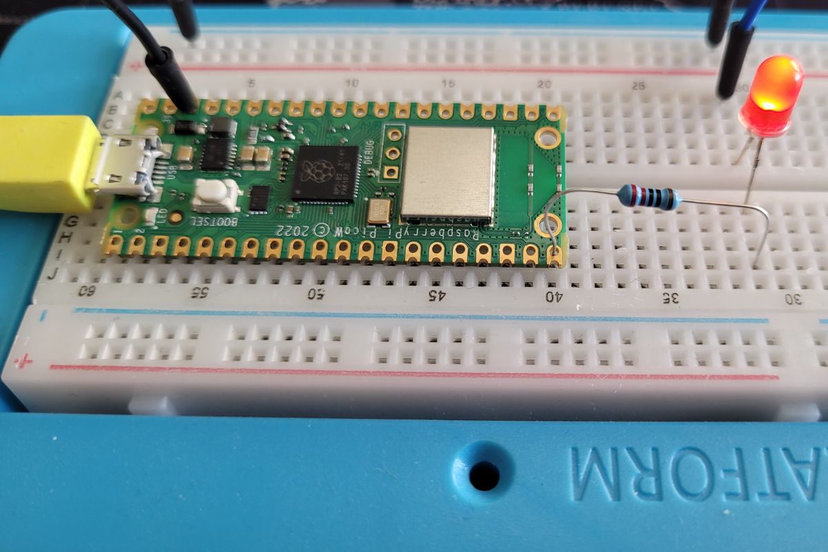RaspberryTipsFR's tweet image. Raspberry Pi Pico : Voici tout ce qu&apos;il faut savoir raspberrytips.fr/presentation-r… #raspberrypi