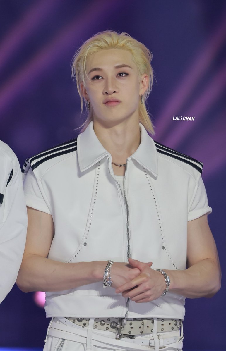 LaliChanSkz1's tweet image. He’s so handsome! 😫

#BangChan #방찬 #KGMA
 #バンチャン #StrayKids