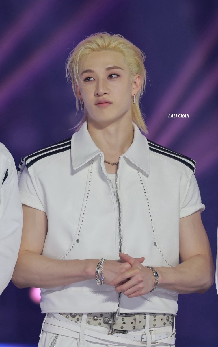 LaliChanSkz1's tweet image. He’s so handsome! 😫

#BangChan #방찬 #KGMA
 #バンチャン #StrayKids