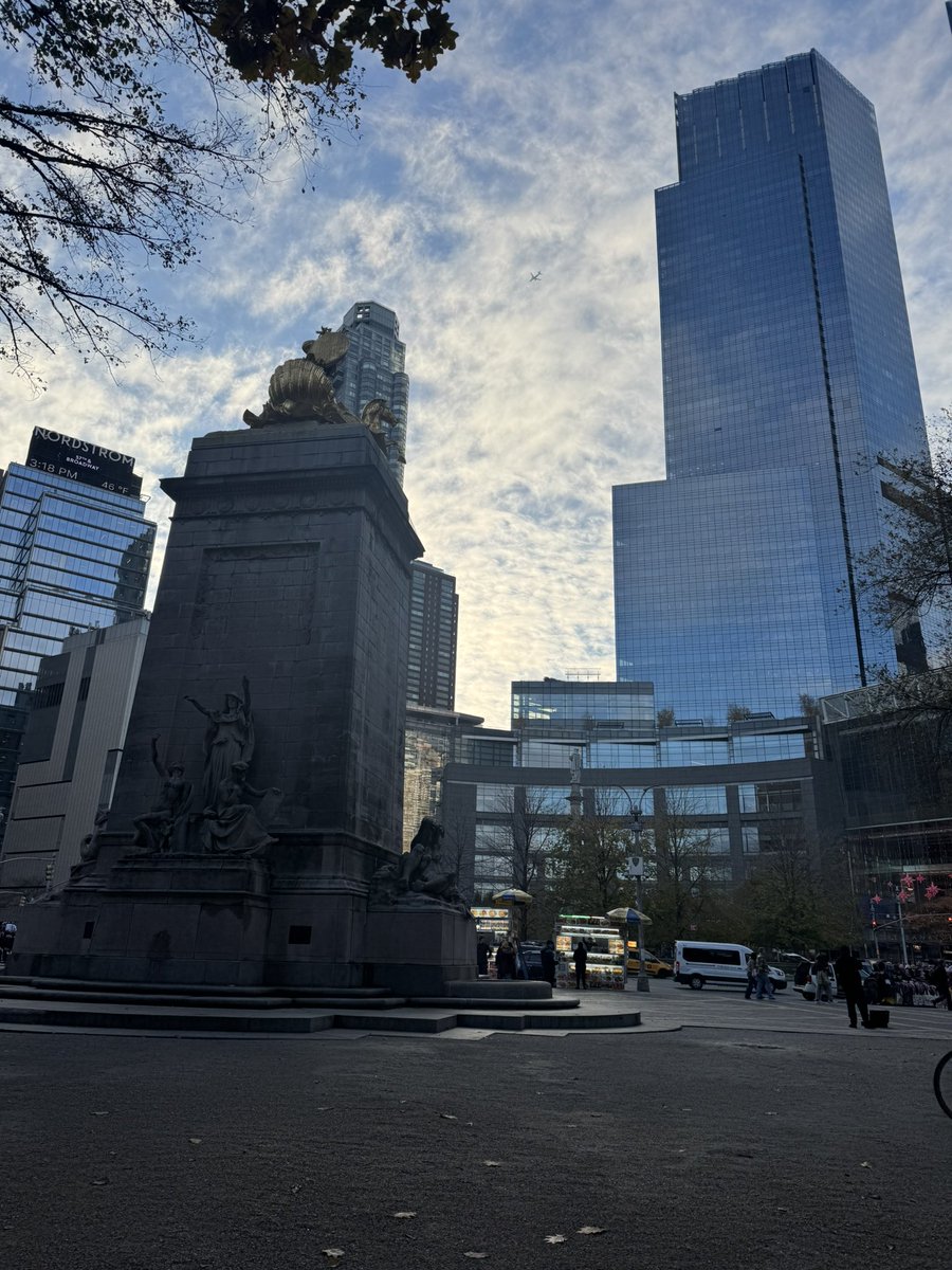 posted up <a href="/5SOS/">5 Seconds of Summer</a>