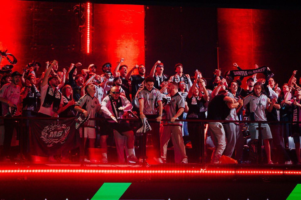 Nokstazz's tweet image. Bonjour ! 

TGS ne couvrant pas le major COD de Birmingham, je voulais vous proposer d’organiser un parcage comme j’ai pu le faire lors de l’EWC.

Si vous êtes intéressés pour acheter une place, venir faire un parcage et casser votre voix, je vous laisse me contacter.

#M8WIN