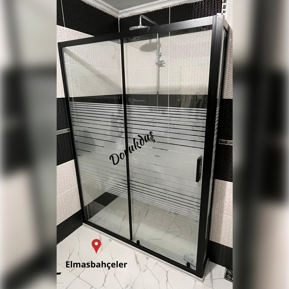 dorukdus's tweet image. Siyah profilleri ince çizgili kumlama camlarıyla banyo karolarına mükemmel uyum sağlayan iki duvar arası duşakabin modeli son derece hoş durur. 

#dorukduş #dorukdus #bursa #dusakabin #bursadaduşakabin #pleksi #pivotkapı #tekne #Kumlamakabin #kumlamadesen