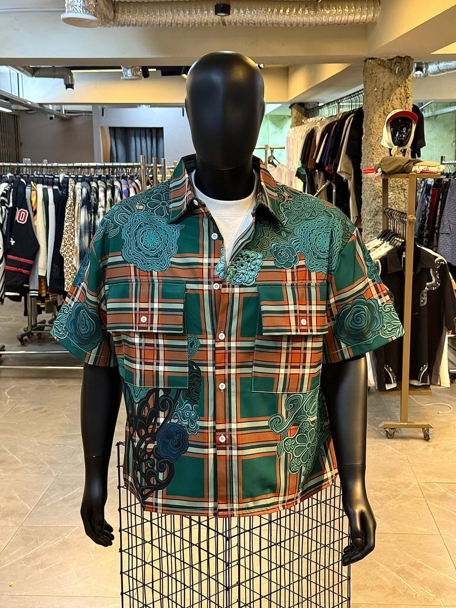 *FLORAL PATCHWORK PLAID OVERSIZED SHORTSLEEVED SHIRT* 

*SIZE: M | L | XL | XXL | 3XL*

*PRICE: N28,000*

*PREMIUM QUALITY* 💥💥💥