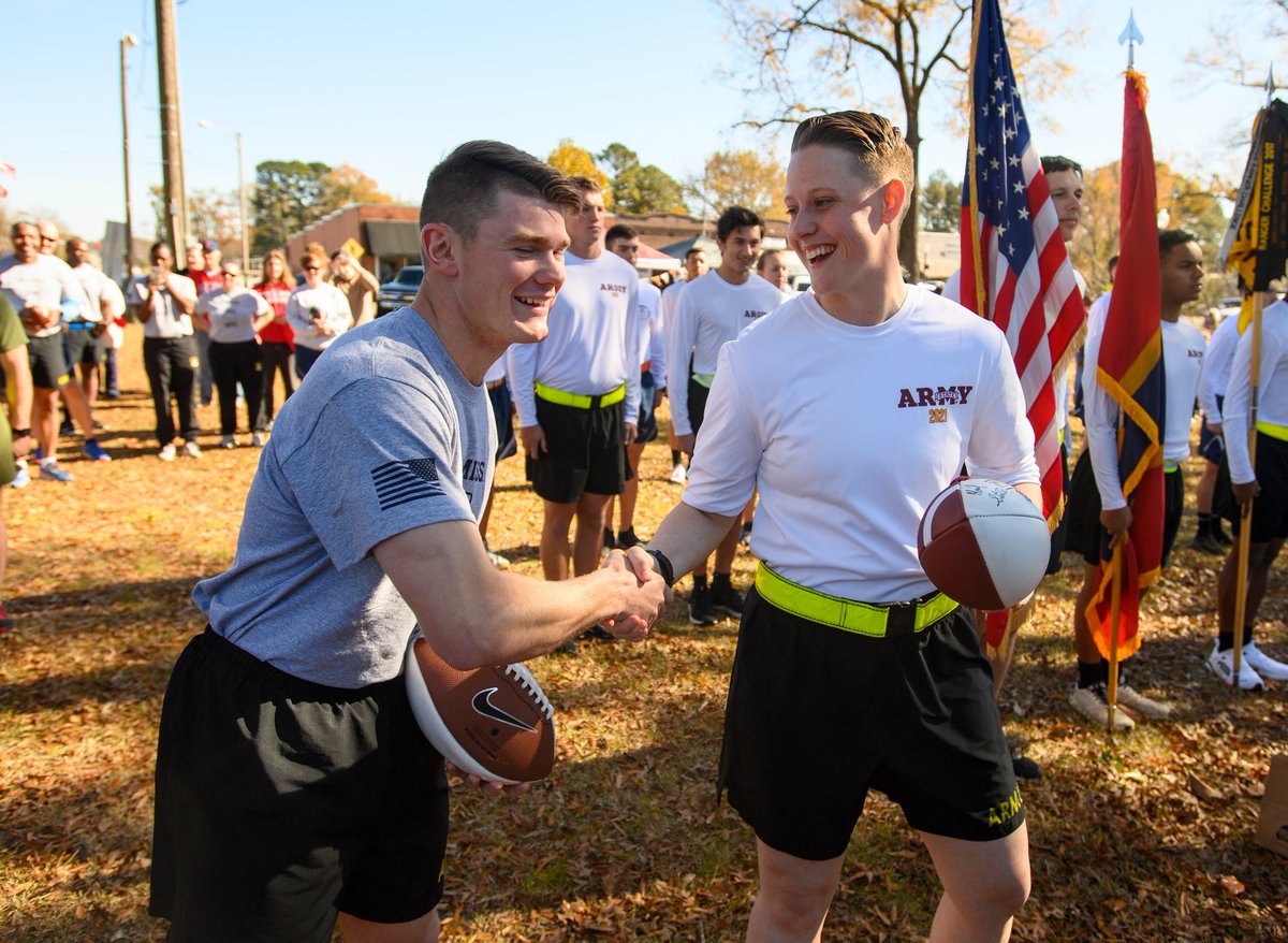 TheLocalVoice's tweet image. Ole Miss, MSU Run Game Ball for Parkinson&apos;s Foundation, Food Drive

Egg Bowl Run brings Mississippi rivals together for shared causes on November 22, 2025

thelocalvoice.net/oxford/ole-mis…