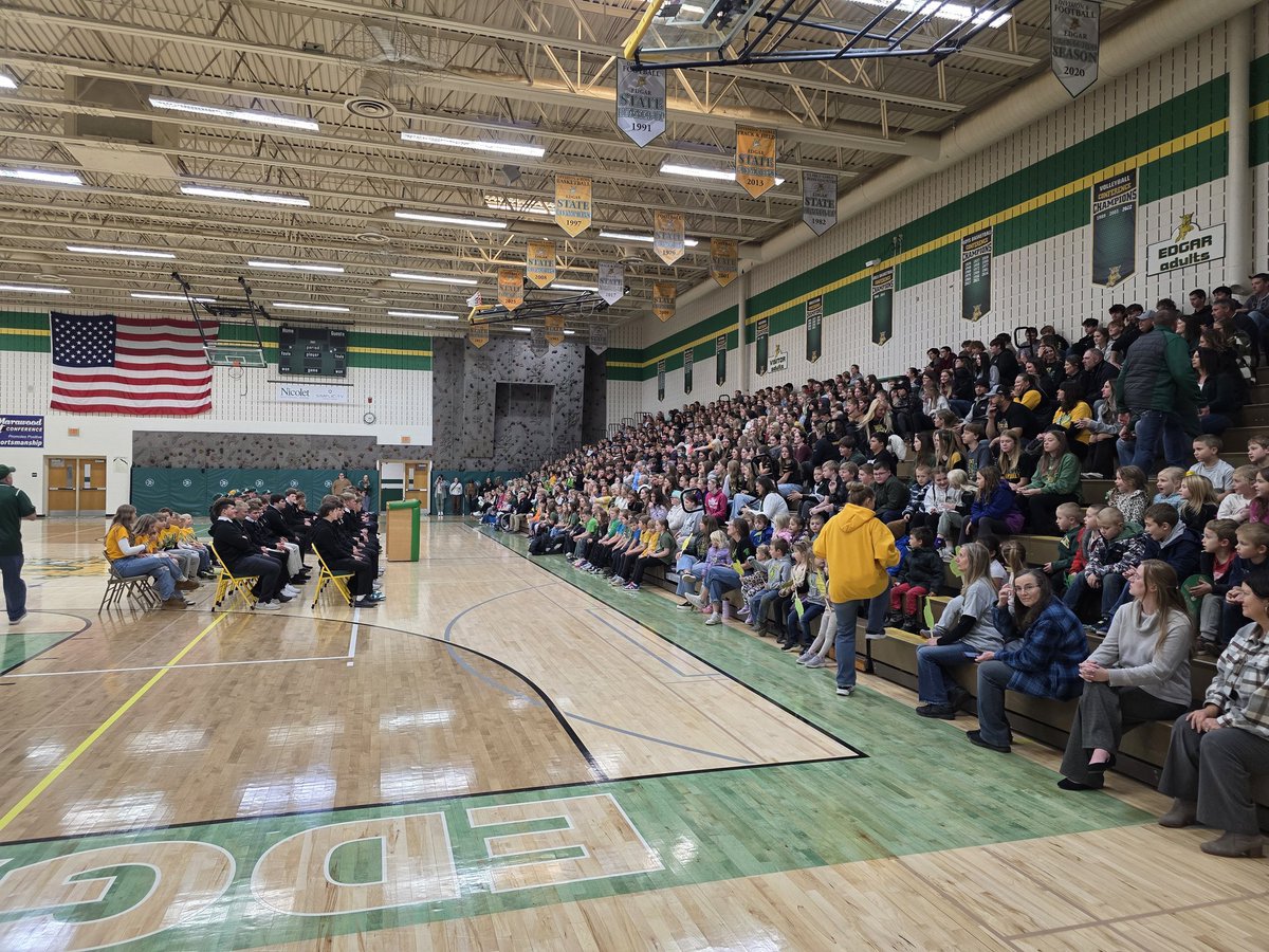 EdgarFootball17's tweet image. The Wildcats are gathered to send off the Edgar football team to compete in the division 6 state football game tomorrow at Camp Randall in Madison. We hope everyone can join us there or tune in on channel 9 to cheer them on to victory. #WildcatPride