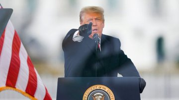 sc_exposer's tweet image. FCC boss Brendan Carr, Trump&apos;s ultimate media watchdog, just unleashed the hounds on the BBC for that slimy, deceptive edit job on President Trump&apos;s Jan. 6 speech, twisting his peace call into some riot-rally fiction like the fake news frauds they are!