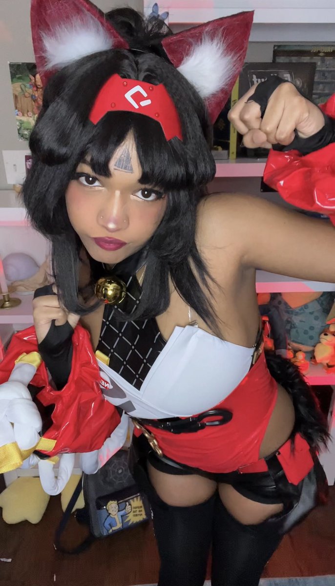 i hope everyone has a purr-fect day today… heh heh 🐱