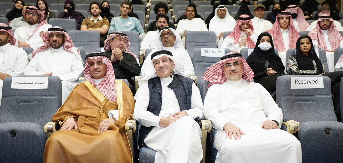 TechShopKSA's tweet image. تغطية اليوم الختامي :

#هاكثون_المسؤولية_والابتكار 

✔️بتنظيم #جامعة_الفيصل بالرياض 

✔️بتعاون #تك_شوب السعودية 

✔️بمجال #ميتافيرس #Metaverse 

🗓️ 19 نوفمبر 2025 

🔹بحضور وكيل الوزارة لتنمية المجتمع بوزارة الموارد البشرية والتنمية الاجتماعية :
سعادة الأستاذ/ أحمد بن صالح الماجد…