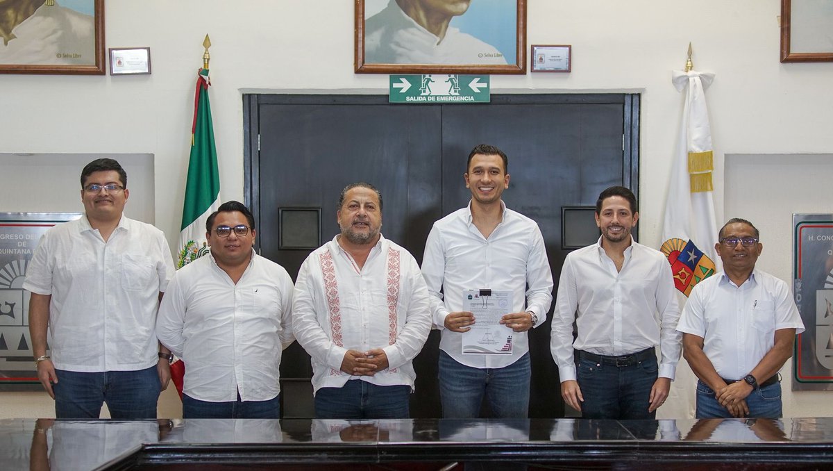 jorge_sanen's tweet image. Con #Tulum avanzamos hacia un modelo de Municipio con identidad y justicia territorial. 
Hoy recibimos su presupuesto para construir bienestar real en cada comunidad y para todo el pueblo. 

#SanénEsPueblo